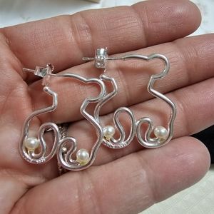 Tous Silueta Large Earrings with Culture Pearls.